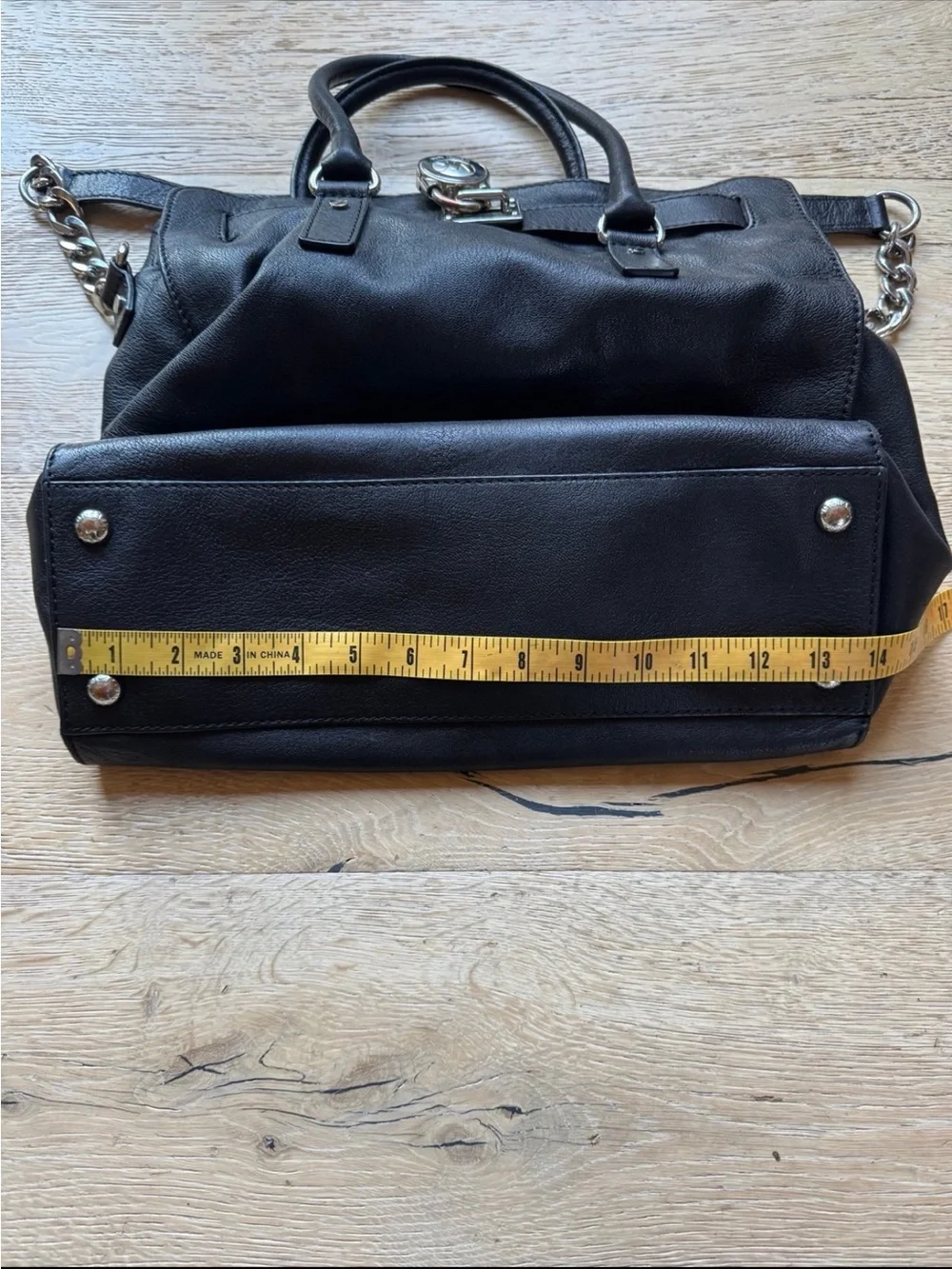 MICHAEL KORS LARGE HAMILTON TOTE BLACK Good condition Price Firm